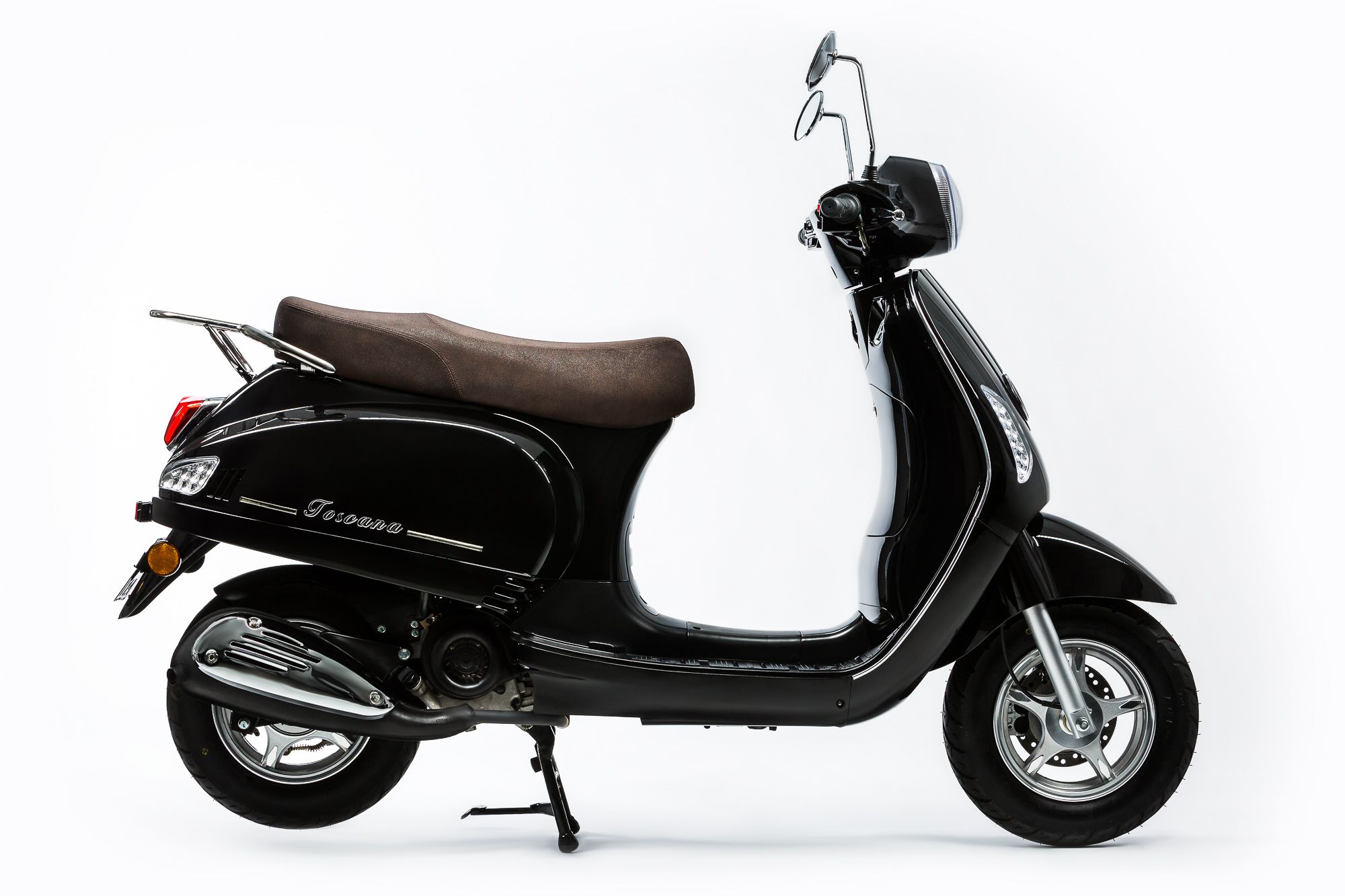 Rivero Toscana 50 in Schwarz, Seitenansicht